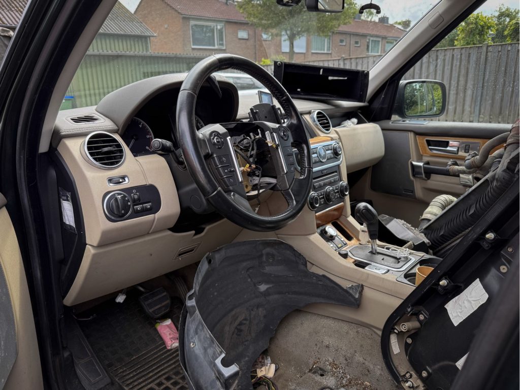 Land Rover Discovery 3.0 SDV6 Black & White, foto 1