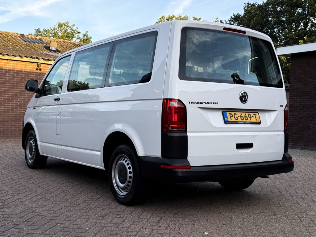 Volkswagen Transporter Kombi 2.0 TDI L1H1, foto 1